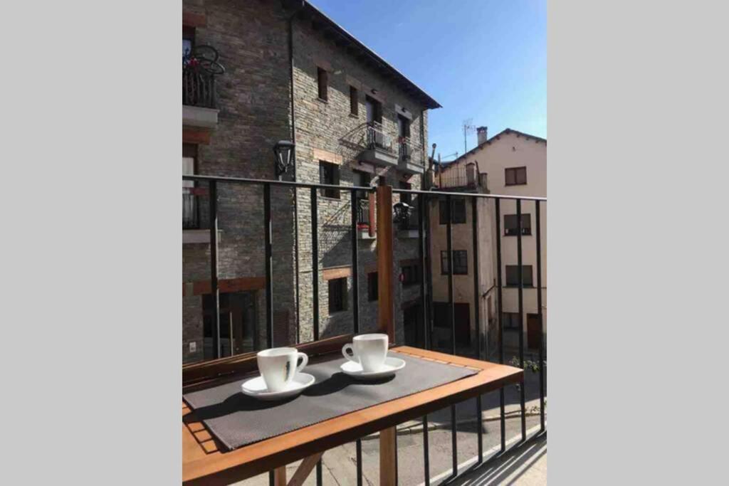Puigcerda Centro. Acogedor Apartament En El Pueblo Εξωτερικό φωτογραφία